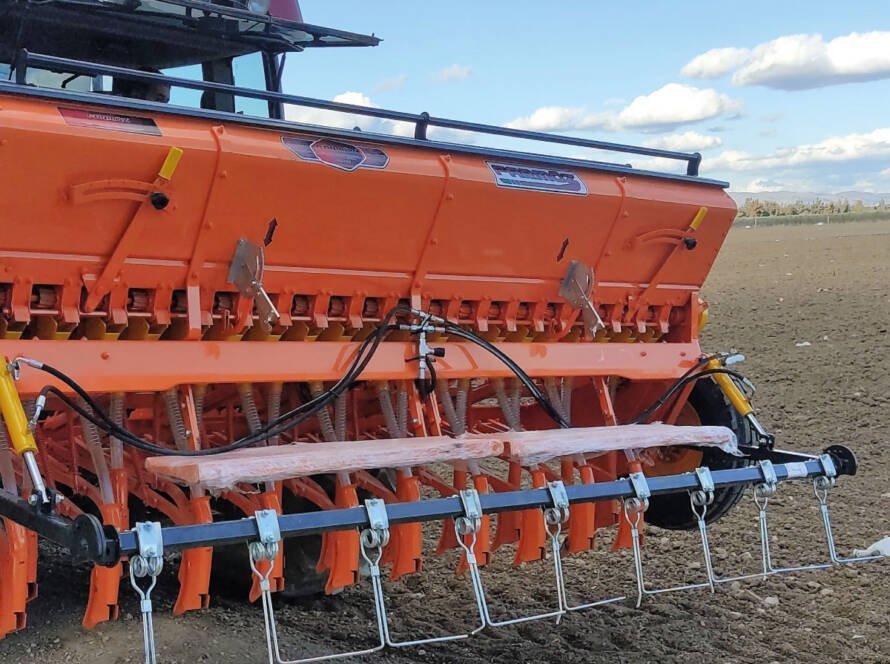 Semoir universel mécanique combiné